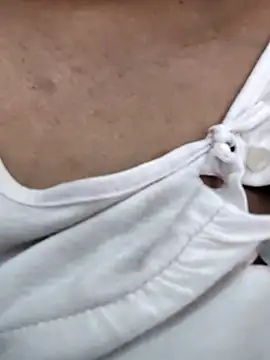 cute_bhabi69 webcam