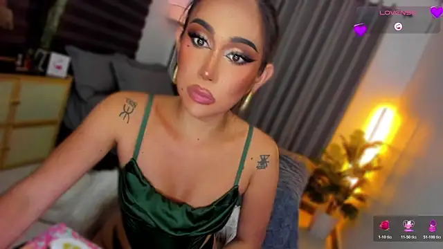 UrSluttyGoddess webcam
