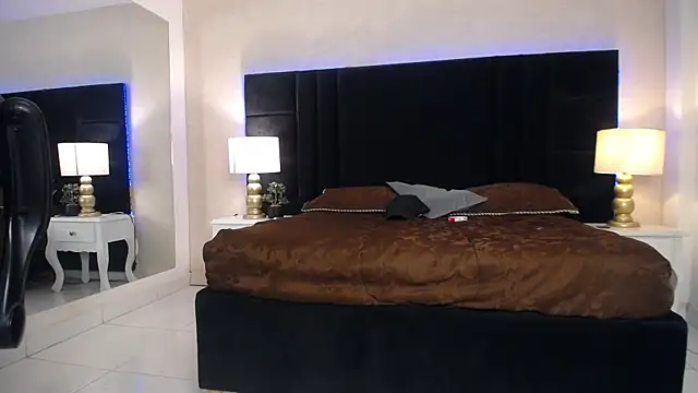 SkylerBigxxx webcam