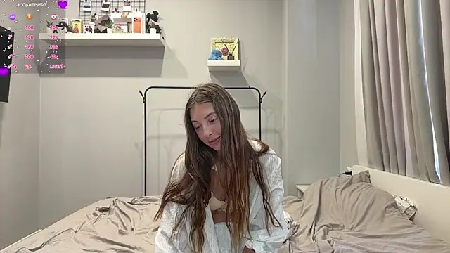 selena_favn webcam