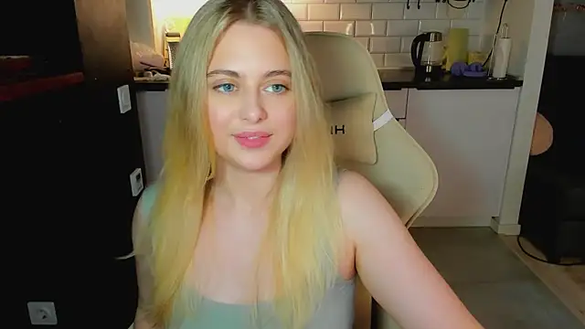 blonde_kellyy webcam