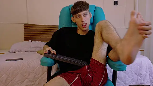 max_saenz (M young) - juicy cumshot 😈