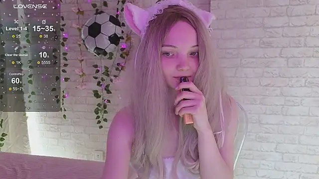 AnimeAlica18 webcam