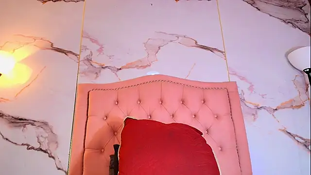AlyaThompson webcam