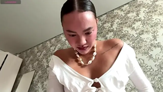 kamila_18_french webcam