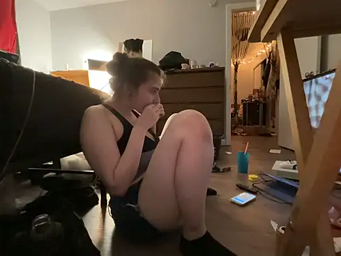 Snowbunnycake_131 webcam