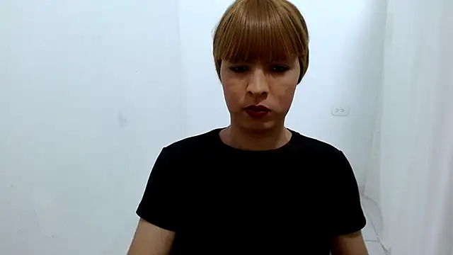 estefania224 webcam