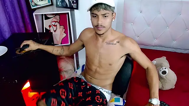 Angel_foxc13 Live Web Cam Show