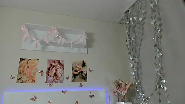 Milly_Lane webcam