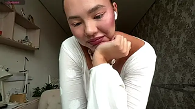 kamila_18_french webcam