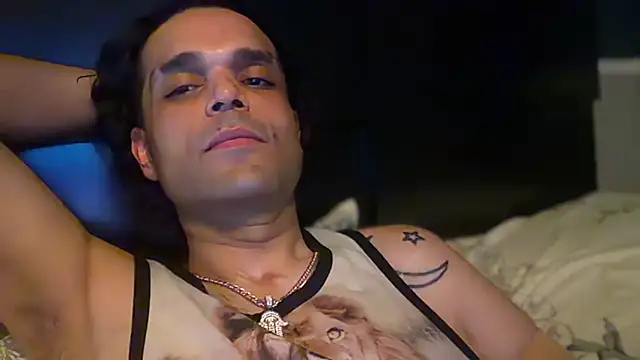 icebergslim281 live cam on StripChat