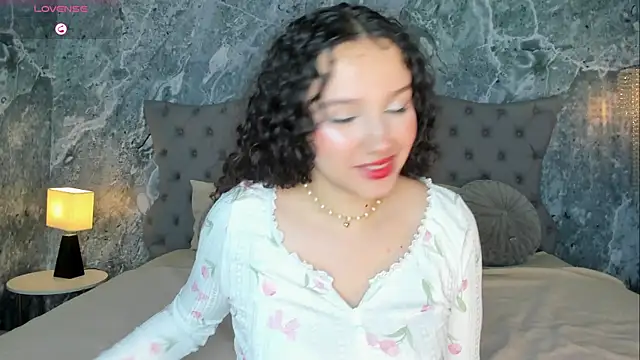 LucyLovelyy webcam