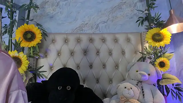 LittleeJaz webcam