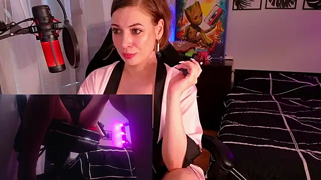 LadyLLS webcam