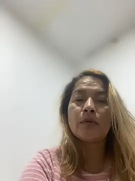 Jlo_69 petite fit cam girl