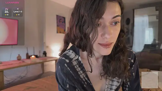 sadetuiningaa tattooed cam girl