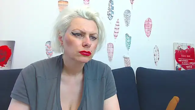 Golden__Girl__WOW mistress anal cam