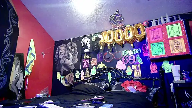 Splash_Queen420 inked cam girl