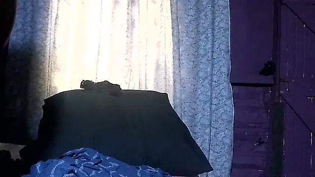 BLACKMALF smoking high heels show