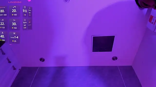 ArianaRougee first person video chat