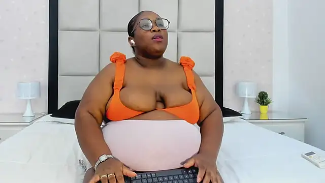 TreisyVixen