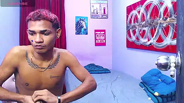 black_twinks fit Latina cam girl