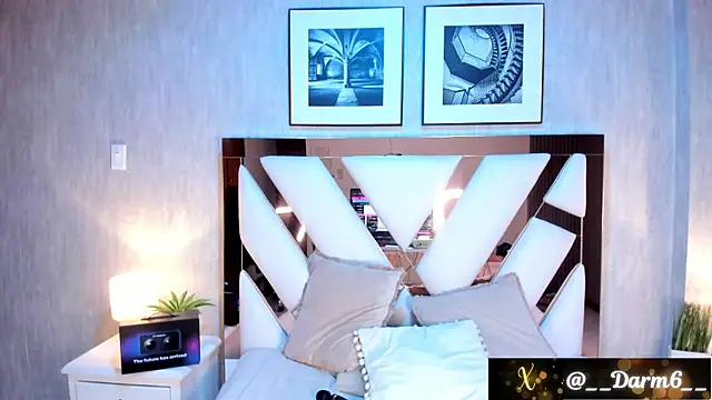 Lia_Simons white cam preview