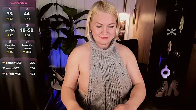 YolandaKiss thick cam girl