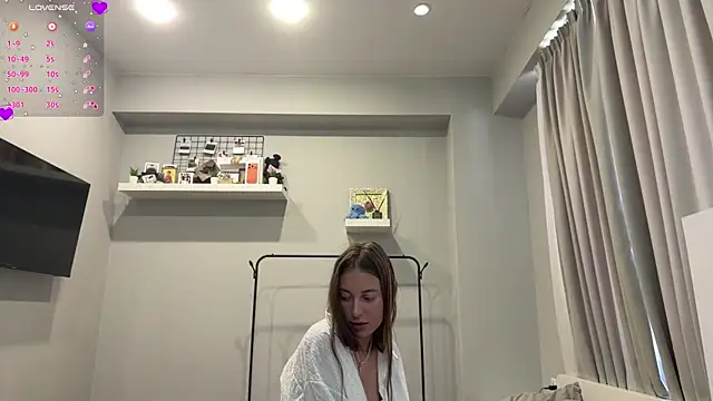 selena_favn webcam