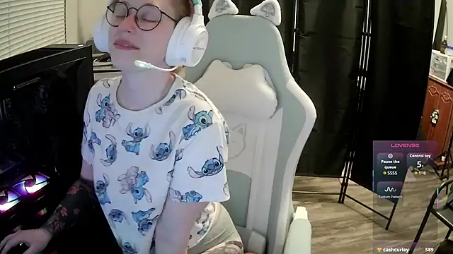 LilyFoxxx webcam