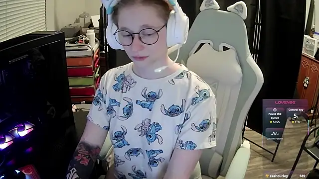 LilyFoxxx webcam