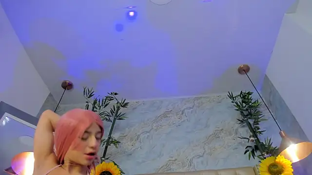 LittleeJaz webcam