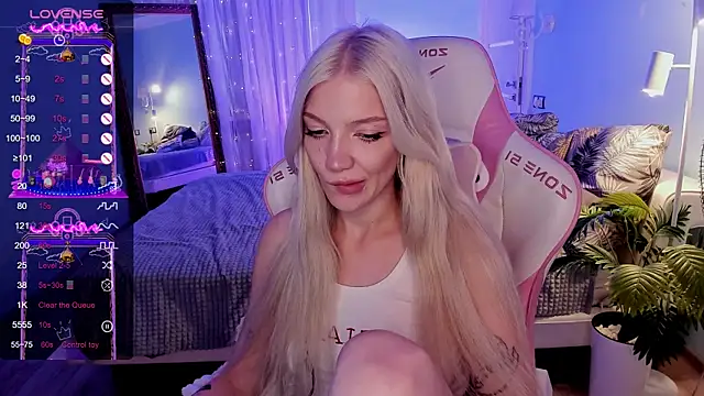 AnyaTaylor_ webcam