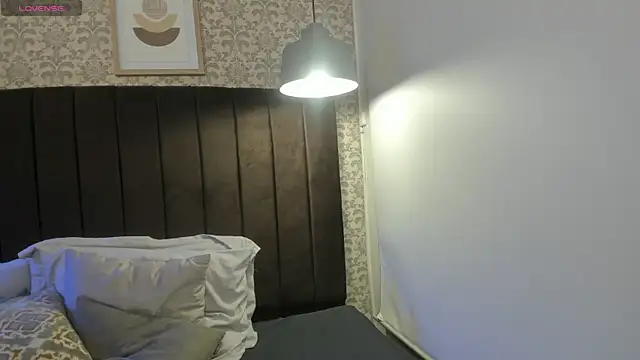 roussy - Roussy's free webcam - UK Sex Cams
