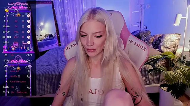 AnyaTaylor_ webcam