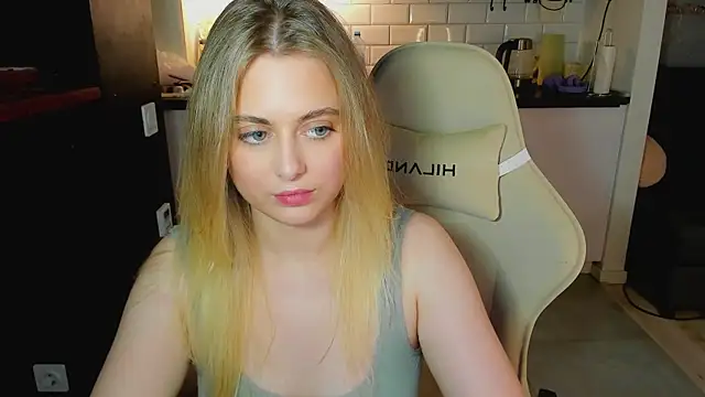 blonde_kellyy webcam