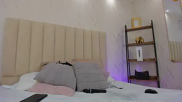 LilithHarperr_ webcam