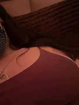 YaraQueen webcam