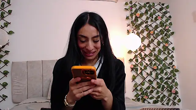 Lucyanajoi webcam