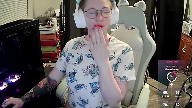 LilyFoxxx webcam