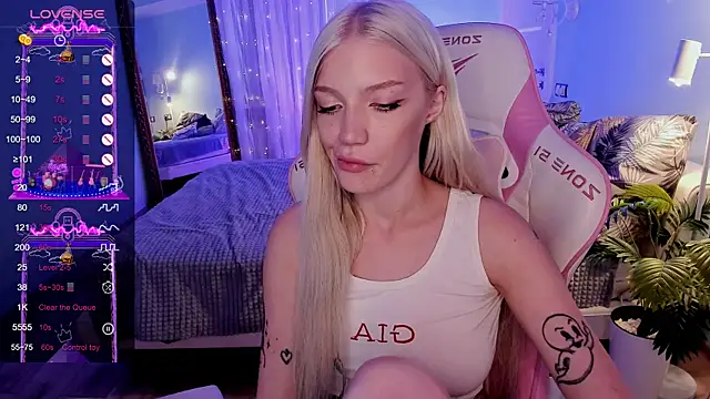 AnyaTaylor_ webcam