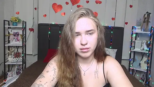 LauraHlot webcam