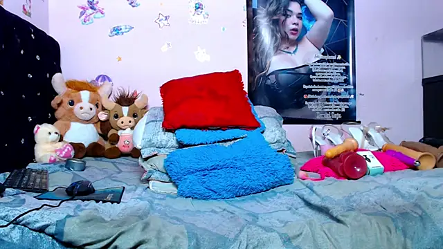 ShantalTsFox webcam