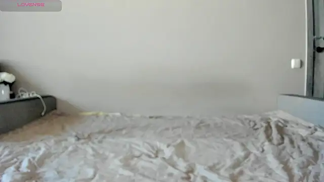 JuiliOnesunray webcam