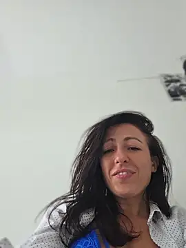 Risky_woman live cam on StripChat