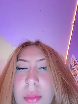 MiaAdams21 webcam