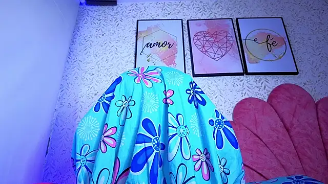 luly_pink webcam