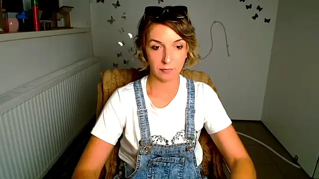 Lana_Foxyy webcam