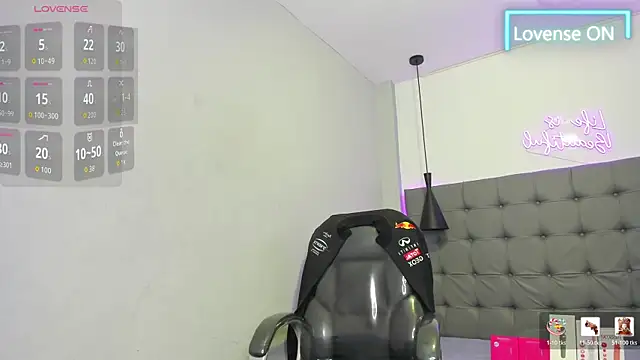 scarletcherry18 webcam