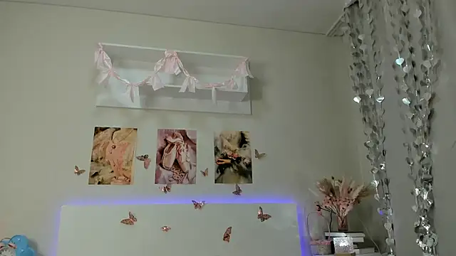 Milly_Lane webcam